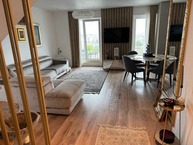 Unirii, Parcul Carol, penthouse 110 mp utili + 60 mp terasa.